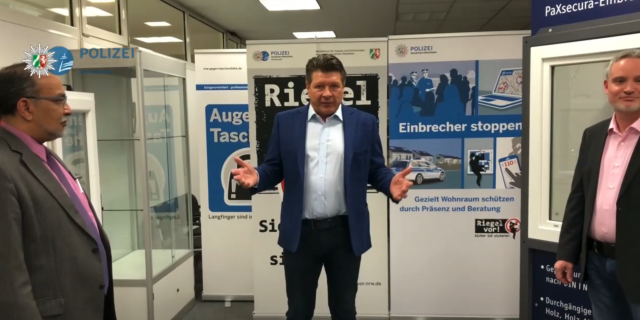 Kabarettist Bruno Knust stellt unser Team vor.